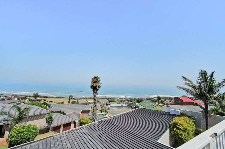 4 Bedroom Property for Sale in Winterstrand Eastern Cape